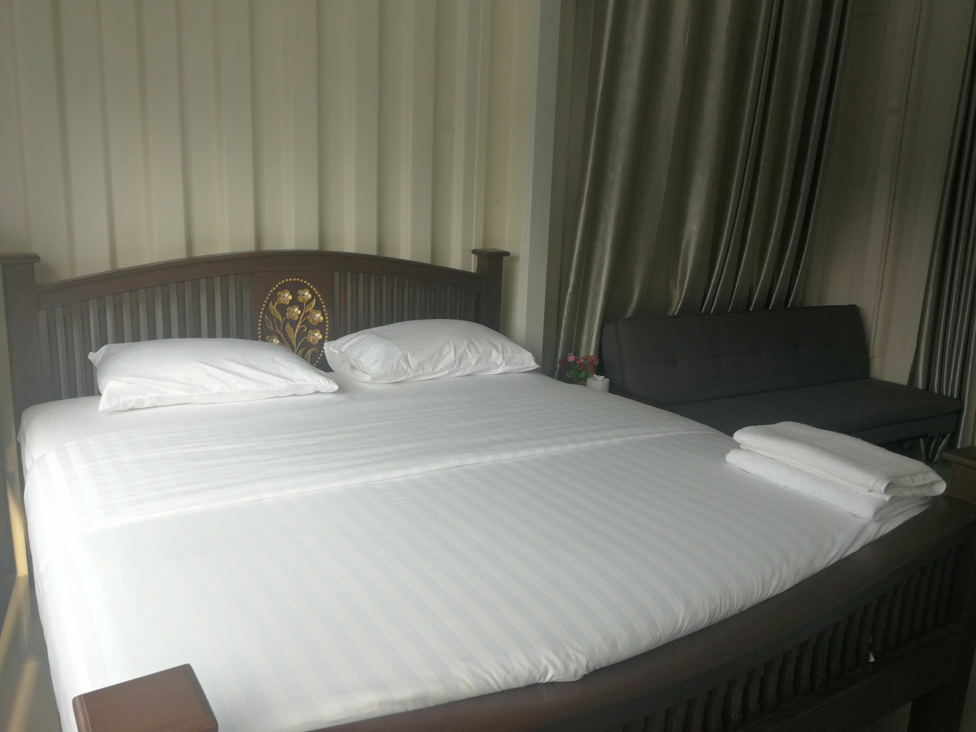 Farsai Homestay Lop Buri Esterno foto