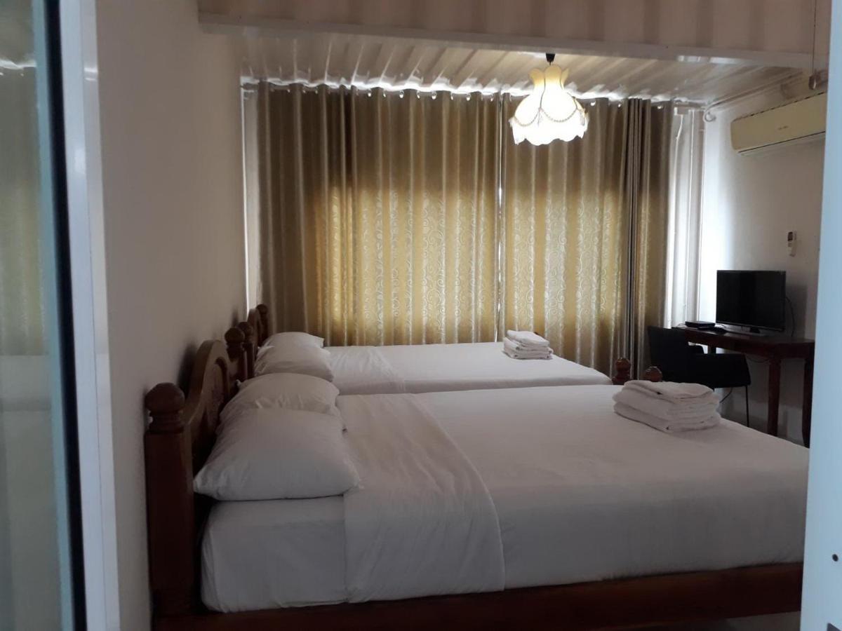 Farsai Homestay Lop Buri Esterno foto